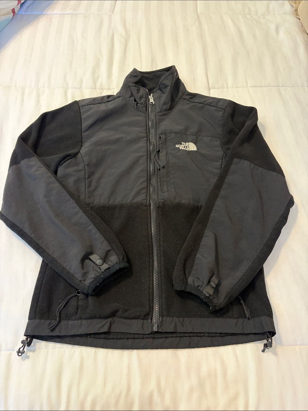 The North Face Women’s Black Lightweight Fleece-Panel Jacket